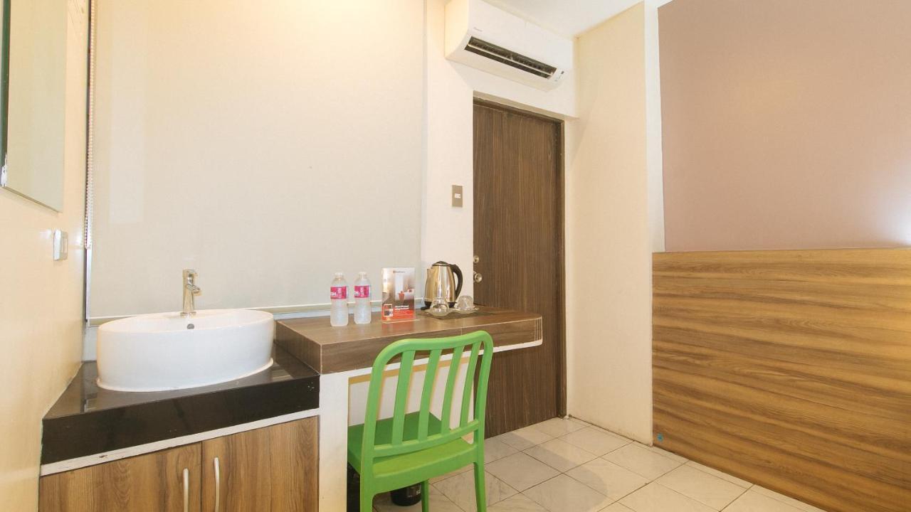 เซน รูม วี พลาซา มะนิลา Hotel ภายนอก รูปภาพ